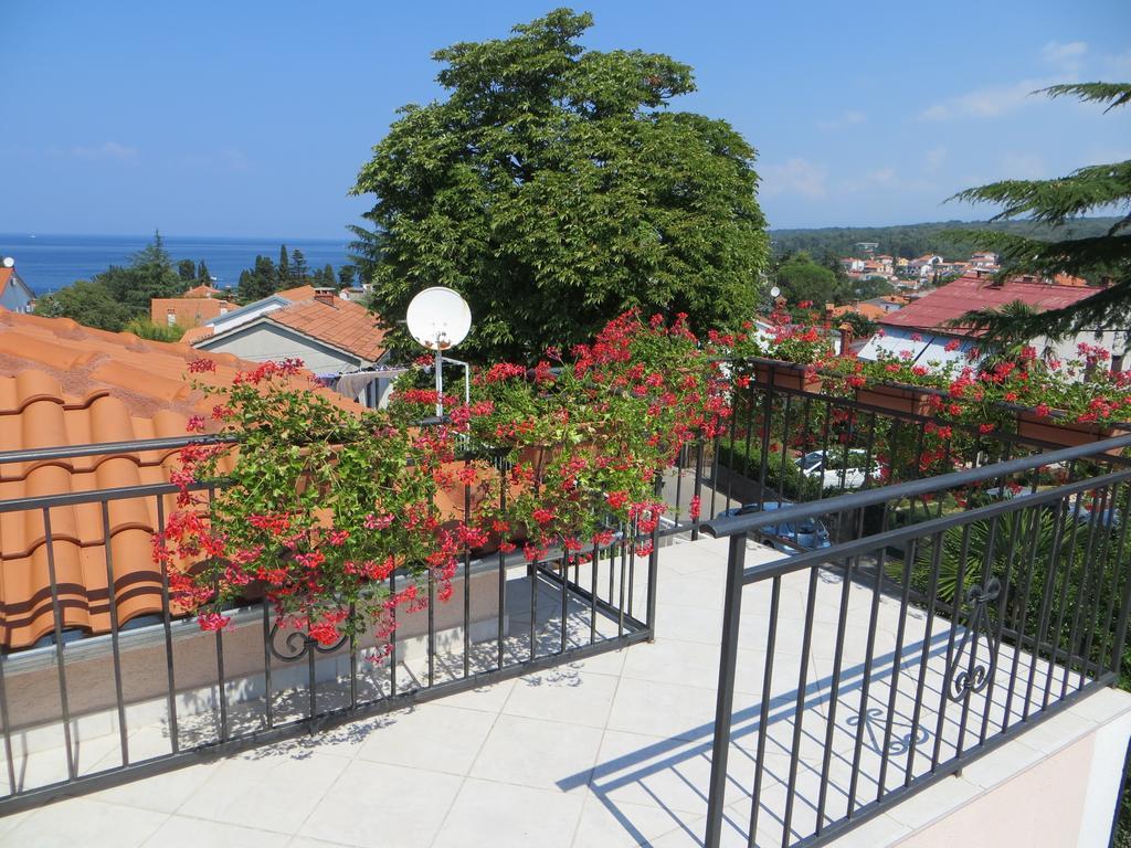 Apartment Karamarko Malinska Exterior foto